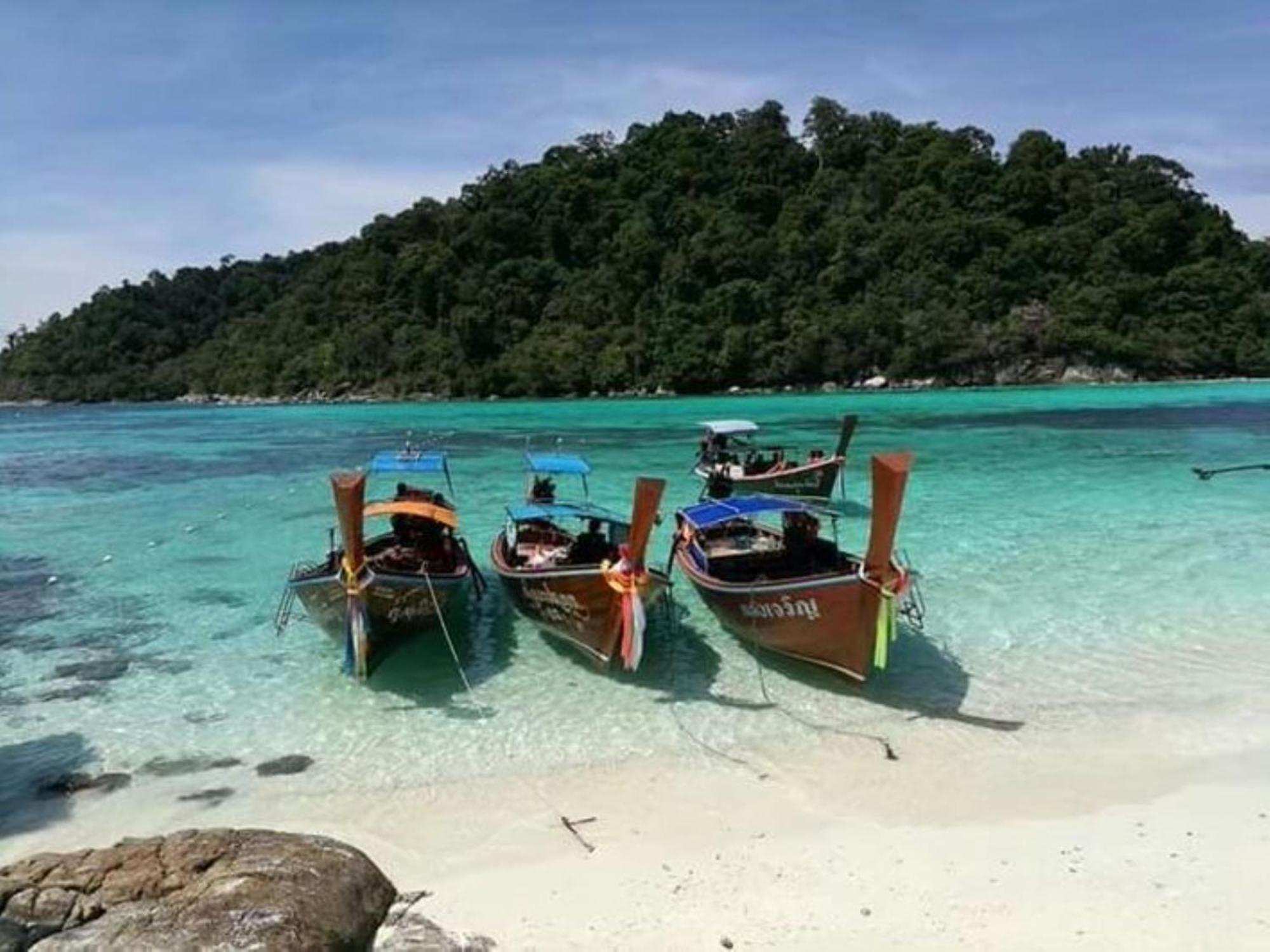 Charming Lipe Beach Resort Exterior photo