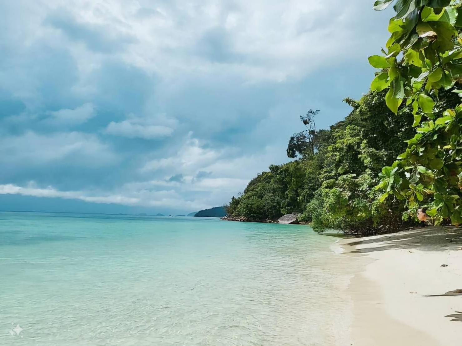 Charming Lipe Beach Resort Exterior photo