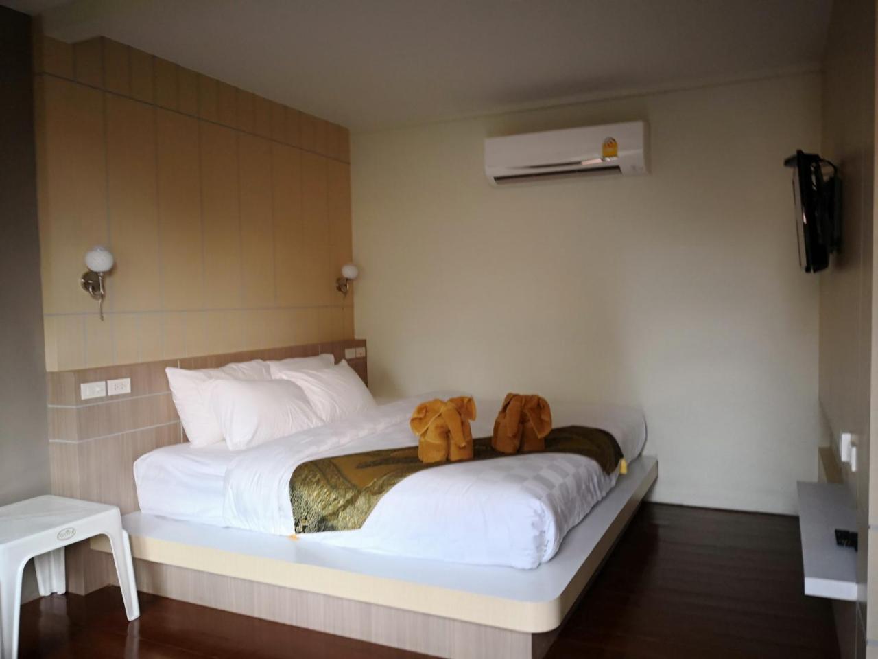 Charming Lipe Beach Resort Exterior photo